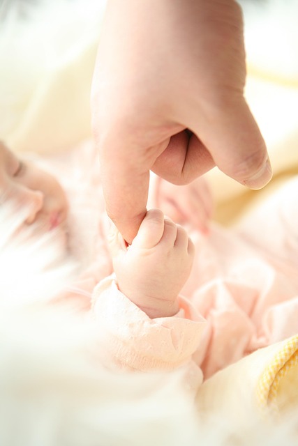 From Coos to Captures: The Joy of Newborn Photography Sessions with Our Expert Photographers